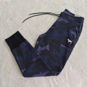 Victoria’s Secret Pink Jogger Size M